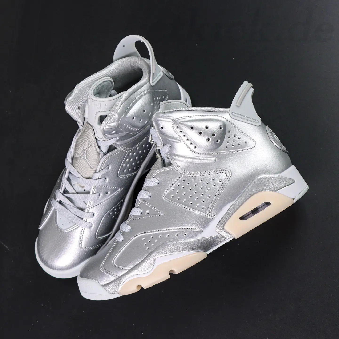 PSG x Jordan Air Jordan 6 PSG 2026 Liquid Silver – Bild 2