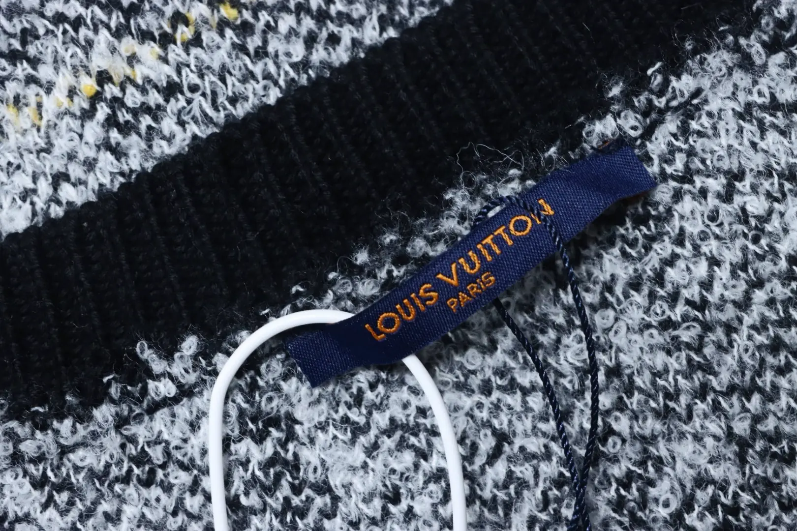 Strickpullover mit Schachbrettmuster und geometrischer Struktur – Bild 10