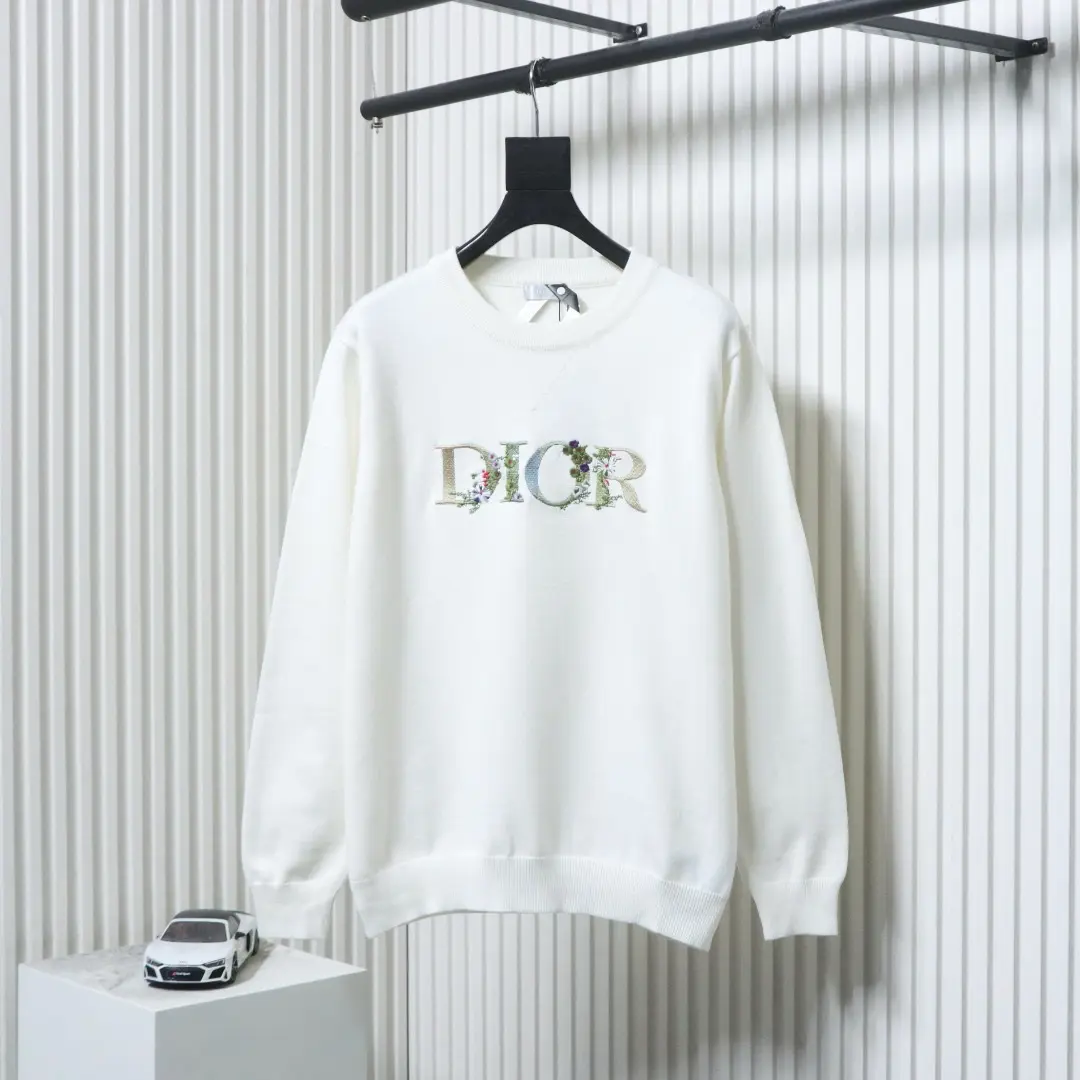 Strickpullover mit floralem Stickmuster – Bild 11