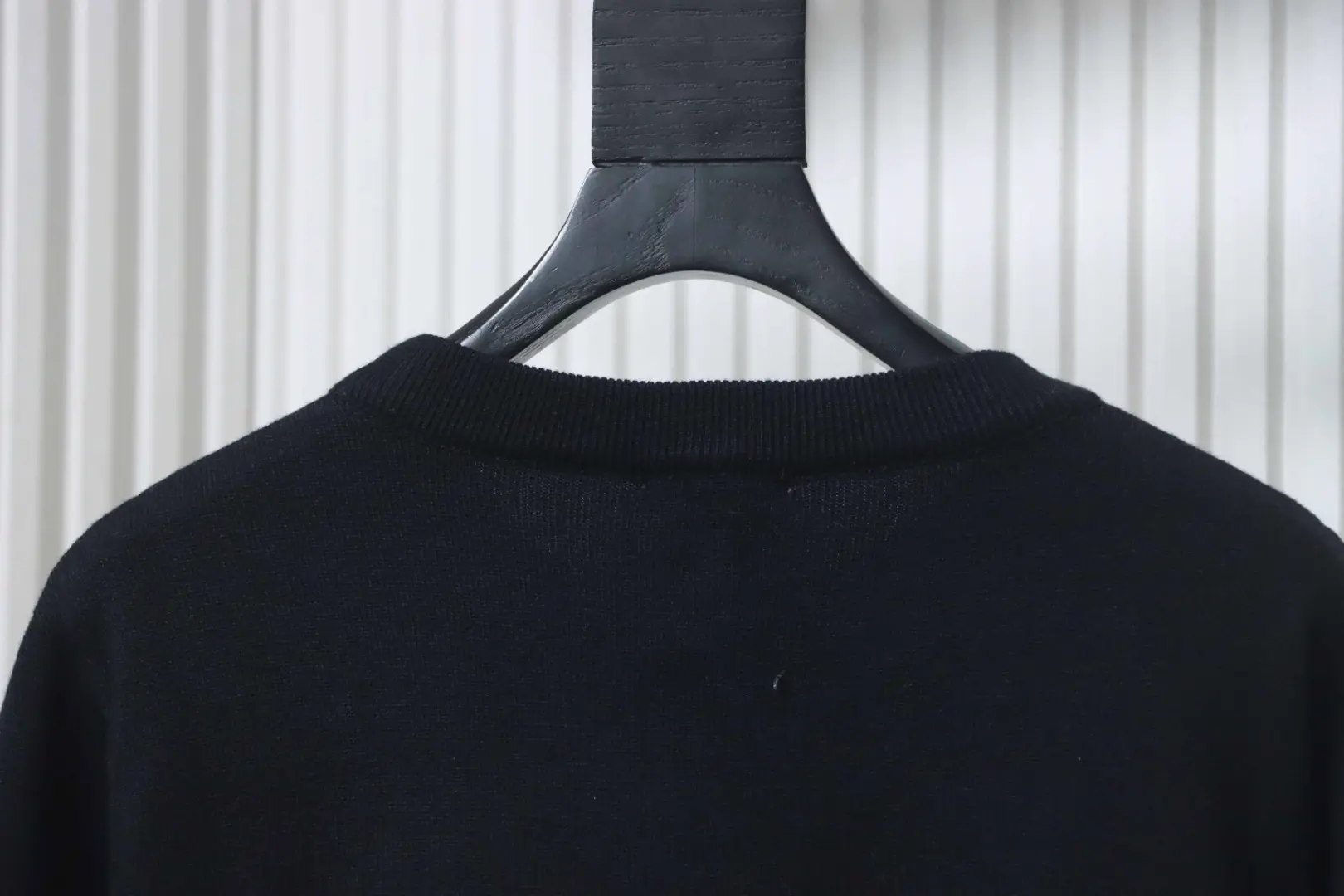 Strickpullover mit floralem Stickmuster – Bild 4