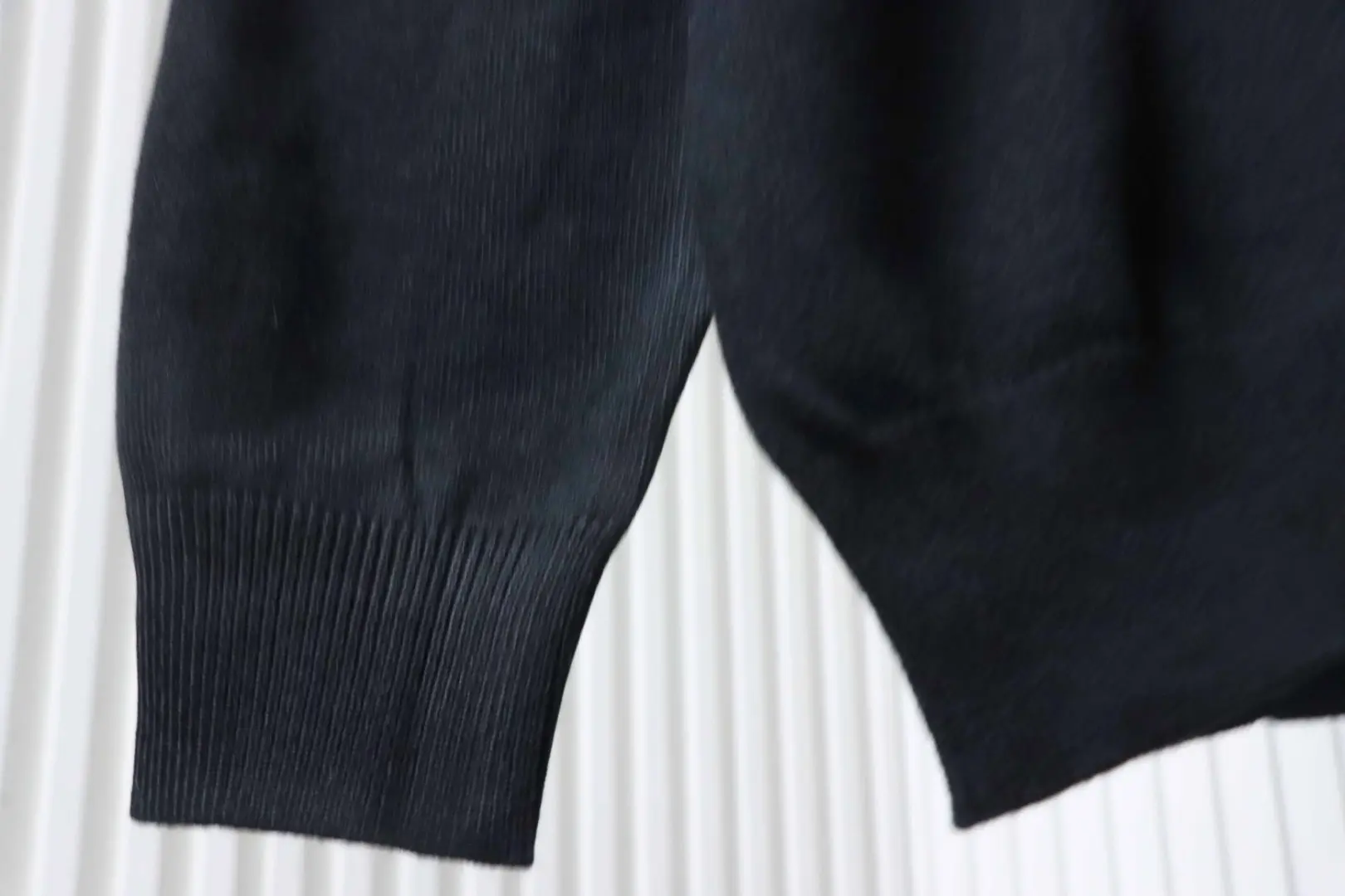 Strickpullover mit floralem Stickmuster – Bild 10