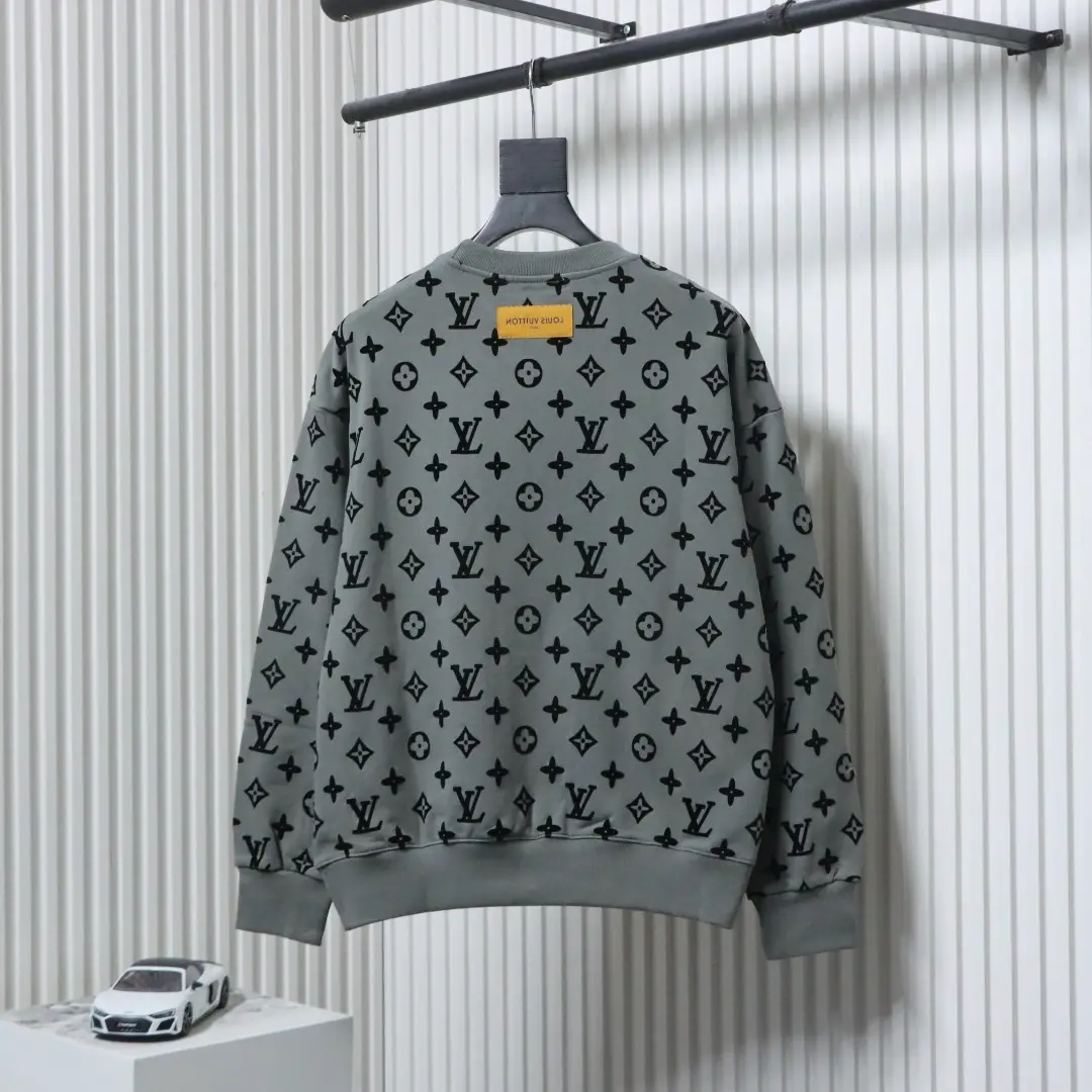 Sweatshirt mit Rundhalsausschnitt und durchgehendem Monogramm-Flockdruck M-XXL – Bild 2