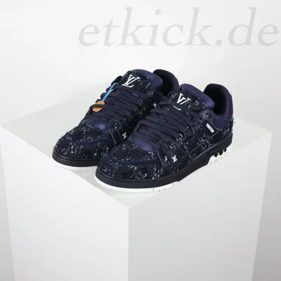 Trainer Sneaker Low in Blau und Weiß
