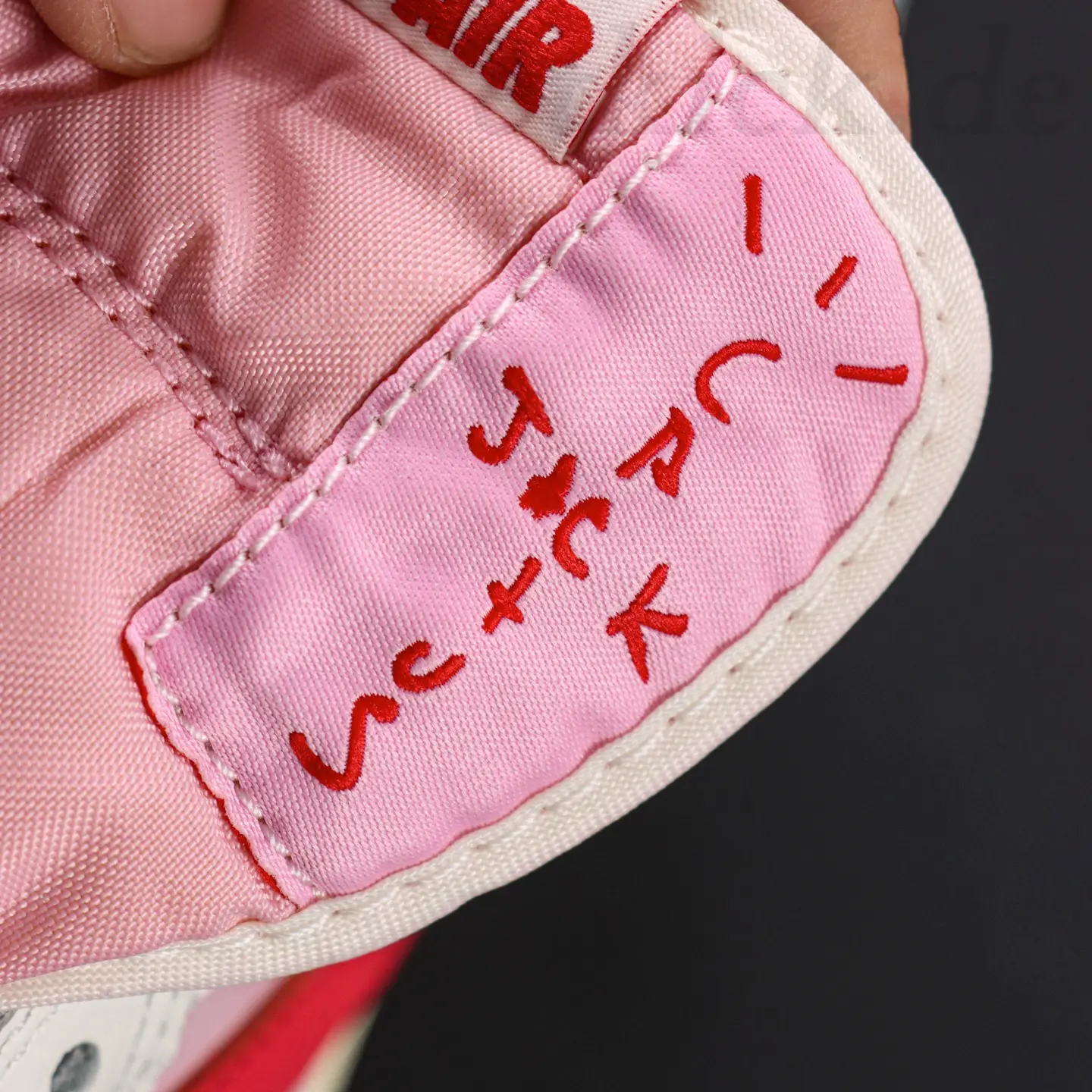 Travis Scott x Air Jordan 1 Low OG Tropical Pink – Bild 11