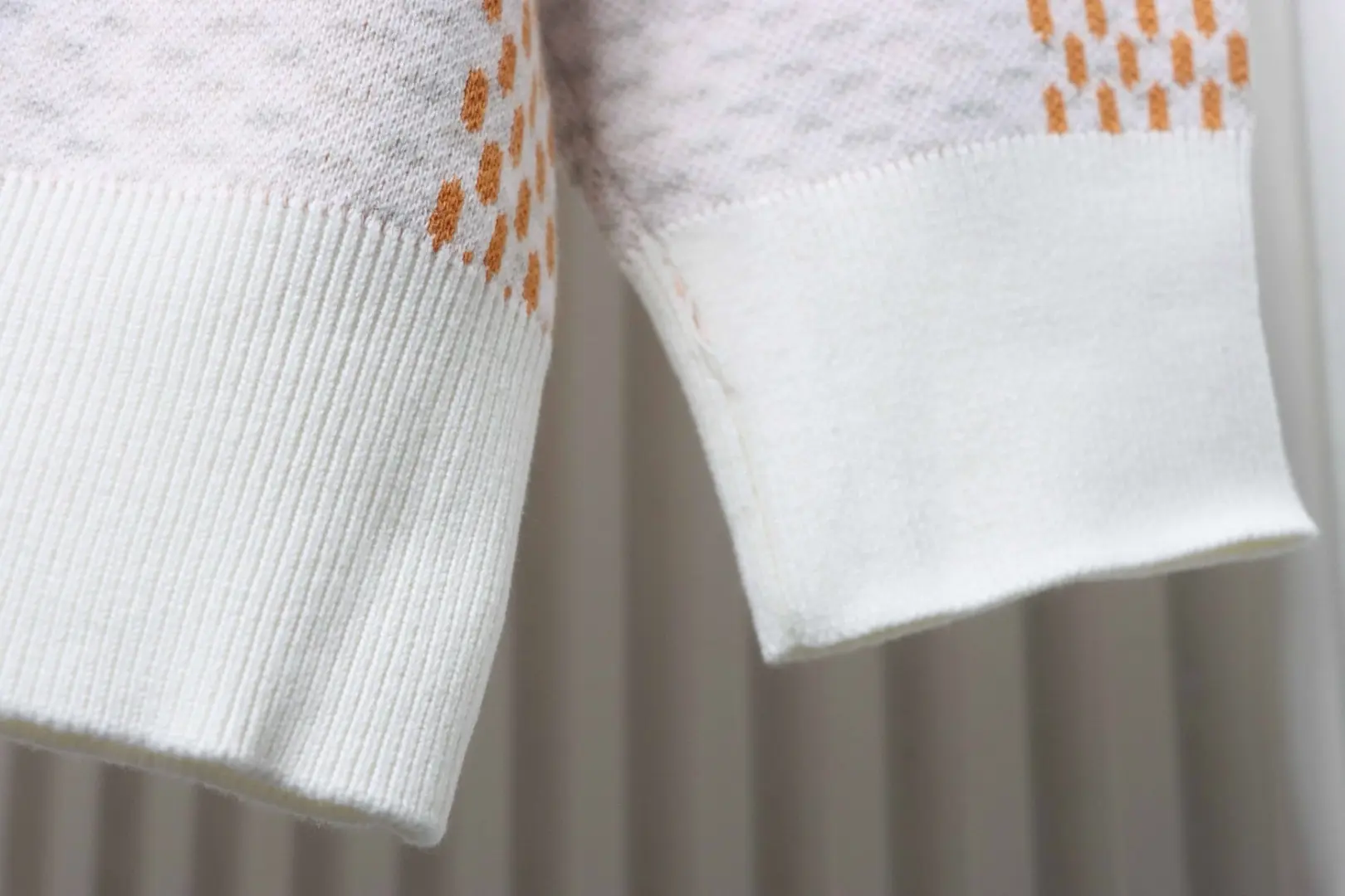 karierter Jacquard-Pullover mit Rundhalsausschnitt – Bild 8