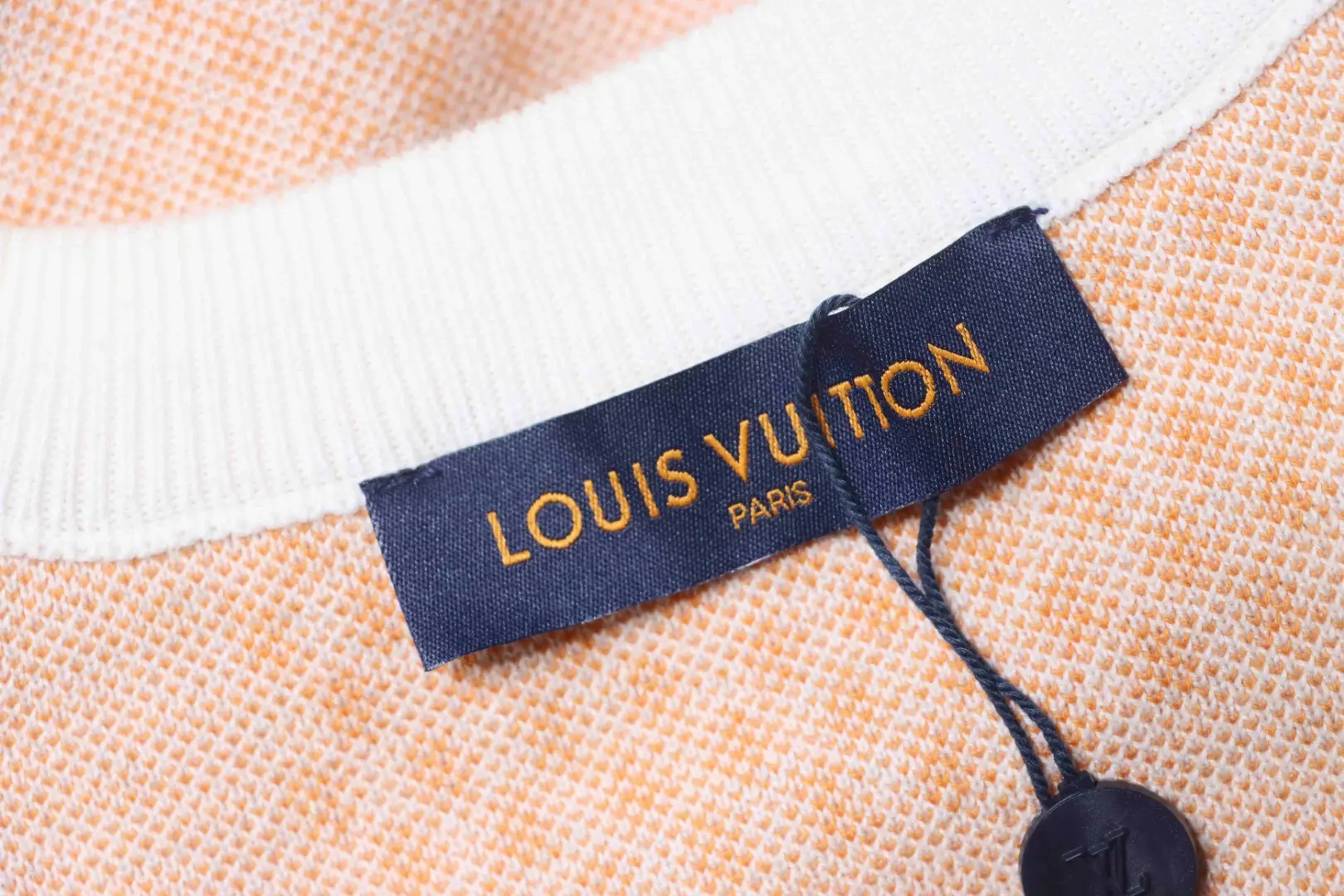 karierter Jacquard-Pullover mit Rundhalsausschnitt – Bild 10