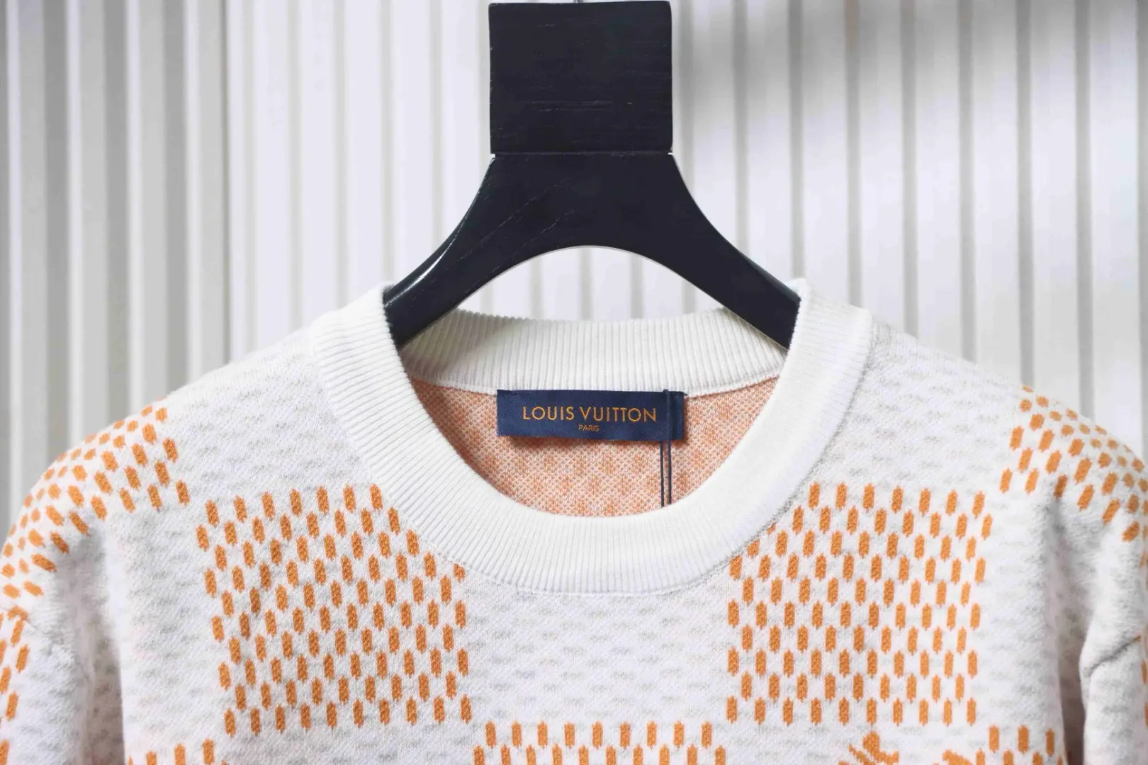 karierter Jacquard-Pullover mit Rundhalsausschnitt – Bild 5