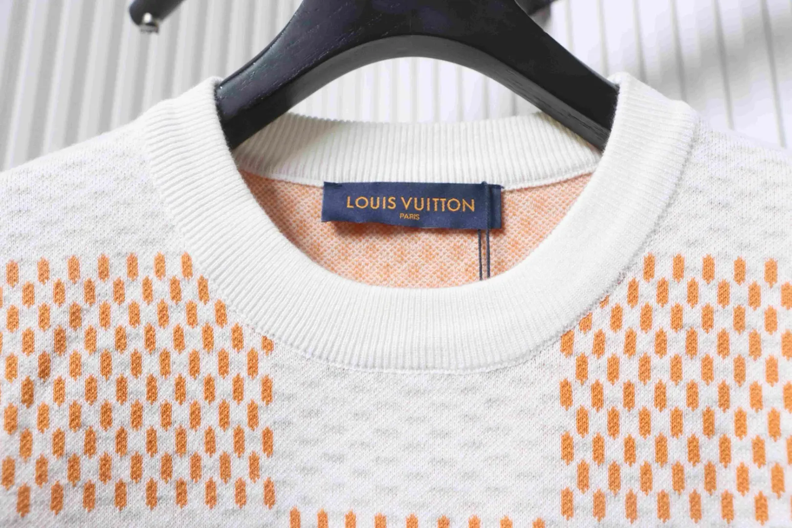 karierter Jacquard-Pullover mit Rundhalsausschnitt – Bild 3