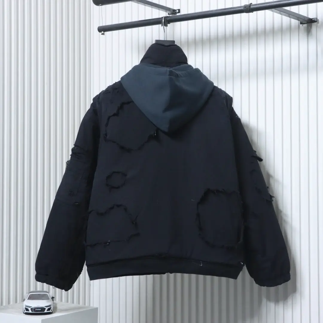 Balenciaga 22FW Paris Heavy Industry Jacke aus wattiertem Baumwollstoff mit beschädigtem Design – Bild 2