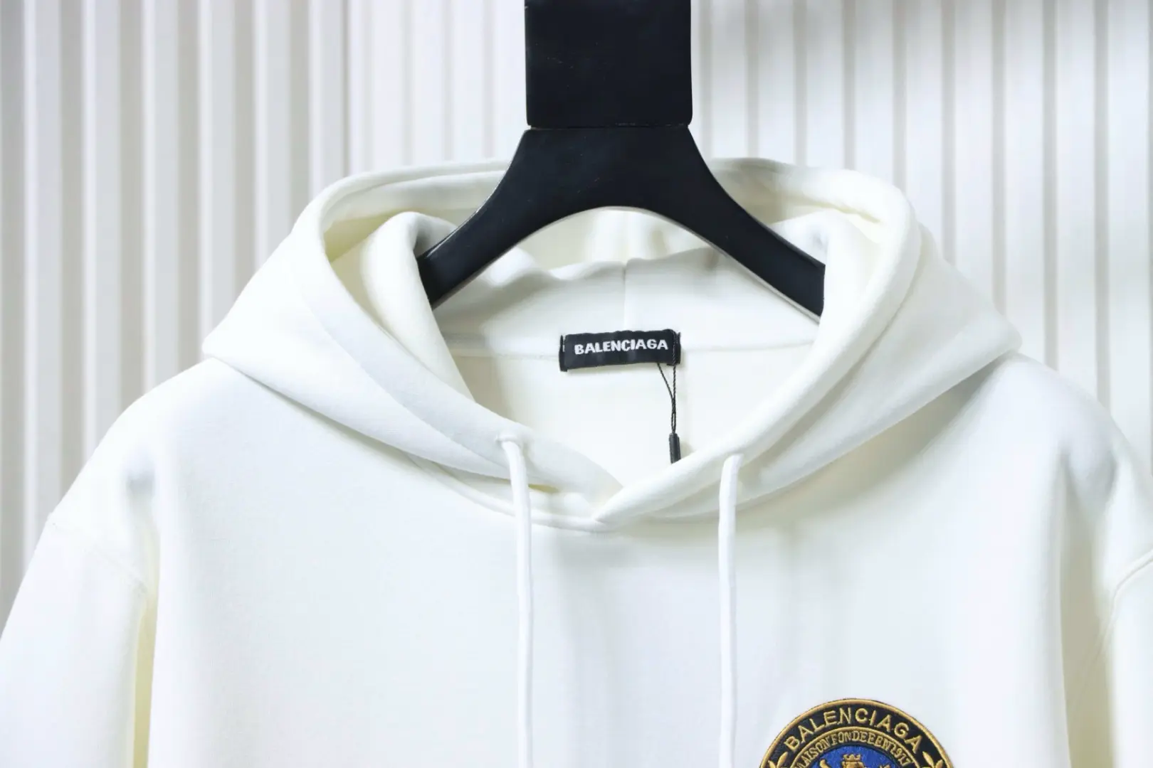 Balenciaga 25FW Badge Hoodie – Bild 3