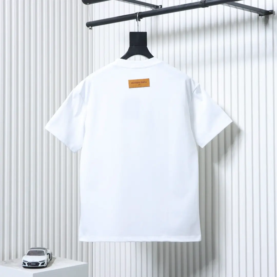 Kurzarmhemd mit Wellenmuster, farblich abgesetztem Monogramm und gesticktem Buchstabenlogo – Bild 12