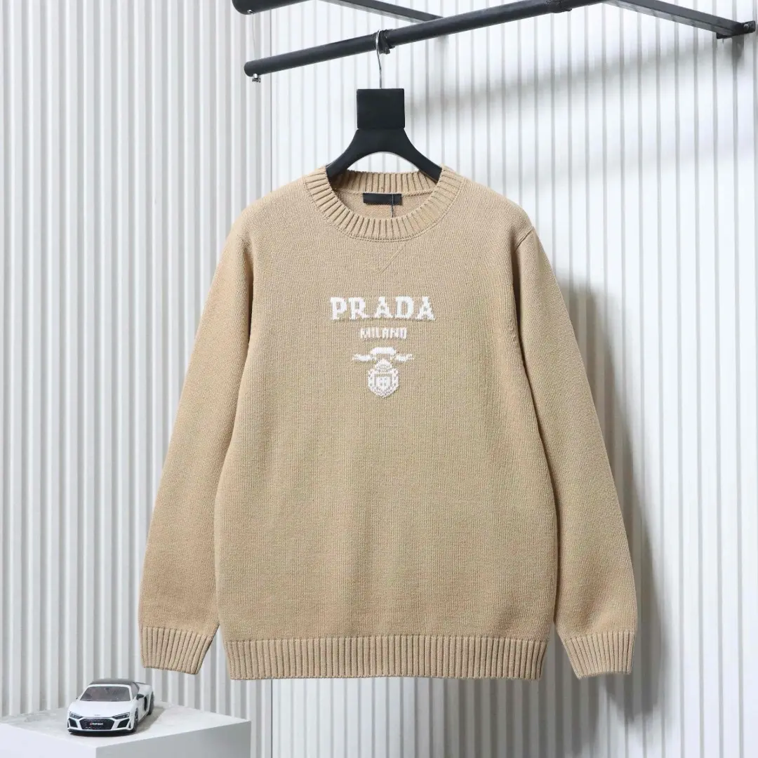 Pullover im Retro-Stil mit ikonischem Schriftzugmuster – Bild 11