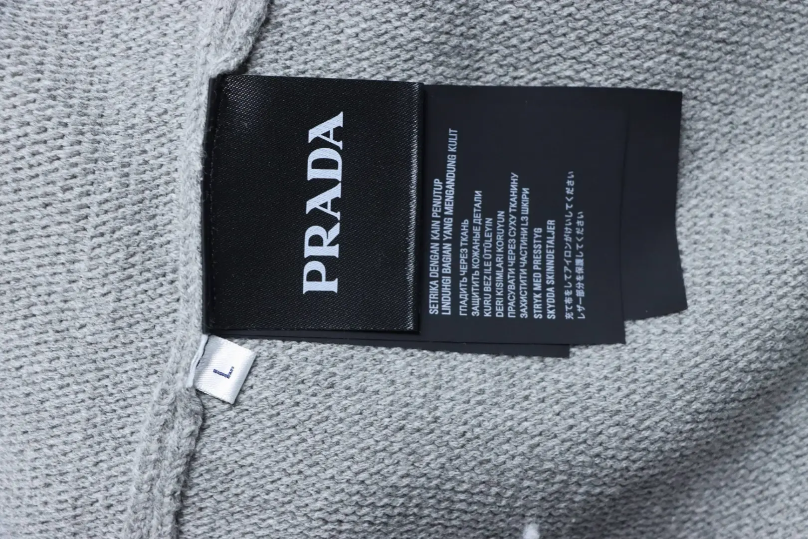 Pullover im Retro-Stil mit ikonischem Schriftzugmuster – Bild 7