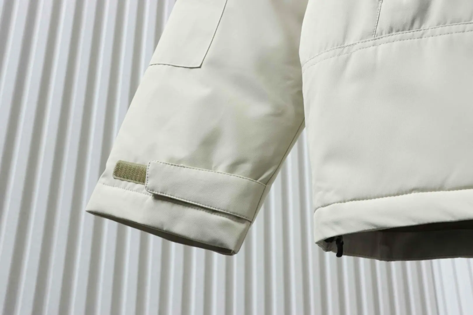 Ralph Lauren Daunenjacke mit Kapuze und gesticktem Logo – Bild 7