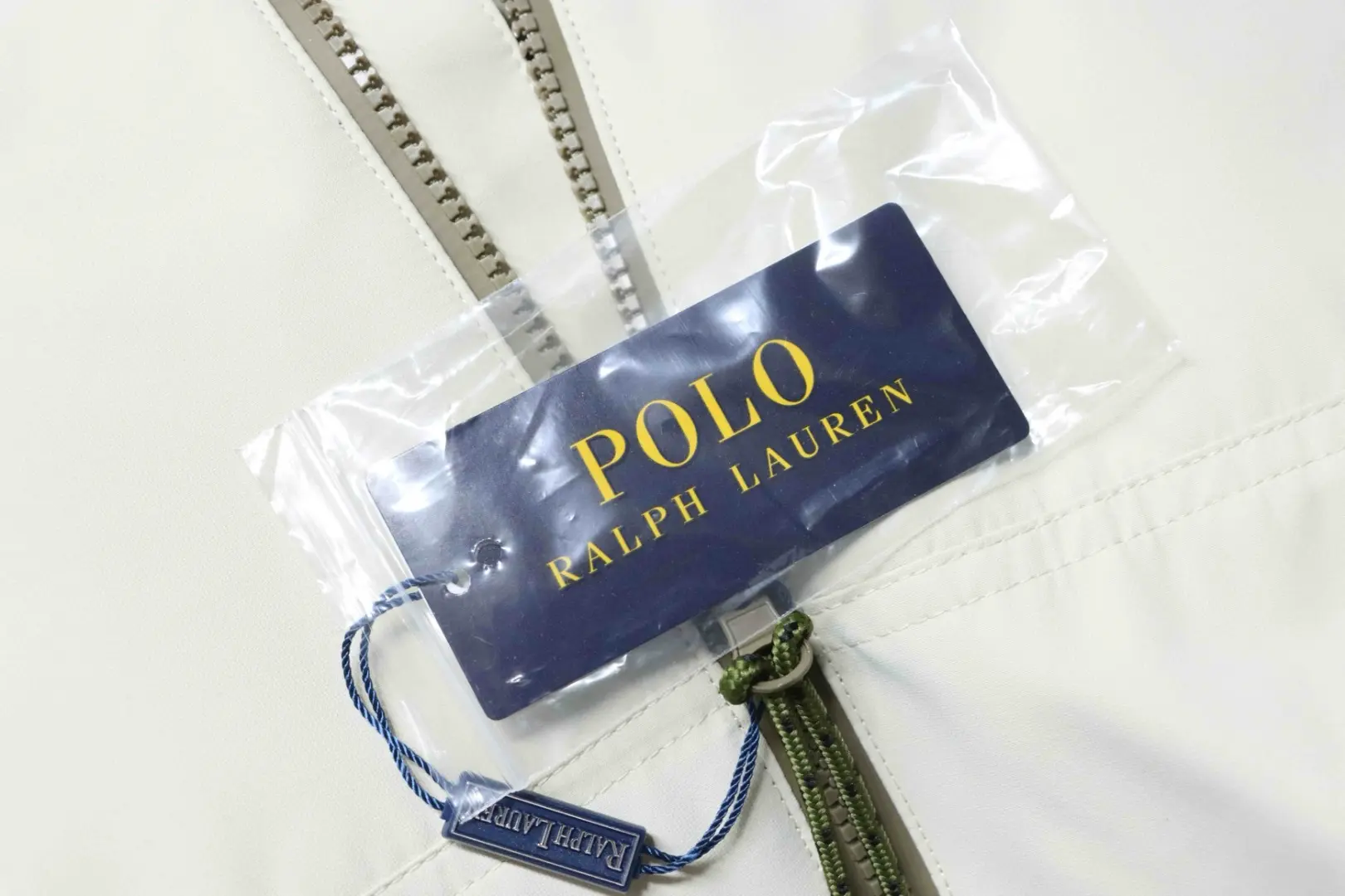 Ralph Lauren Daunenjacke mit Kapuze und gesticktem Logo – Bild 11