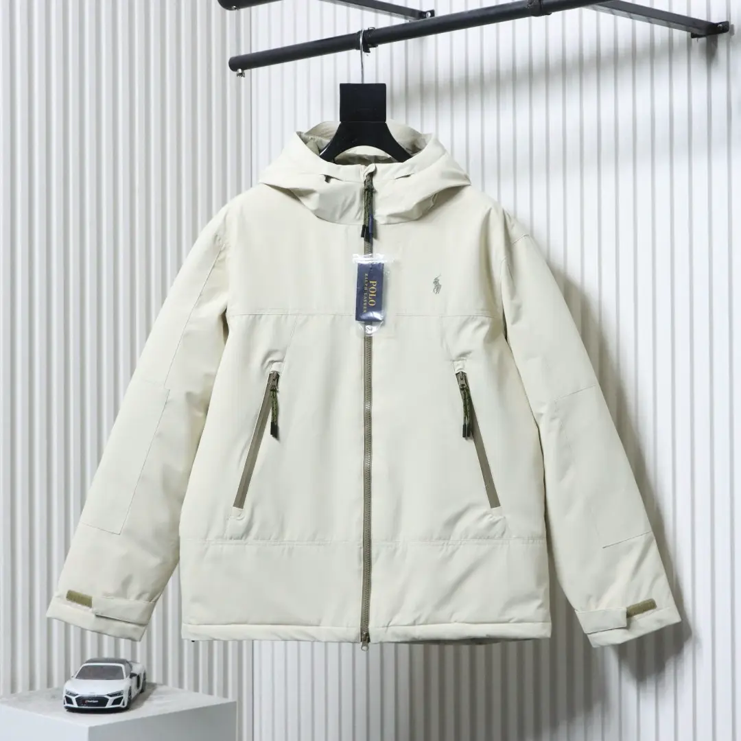 Ralph Lauren Daunenjacke mit Kapuze und gesticktem Logo