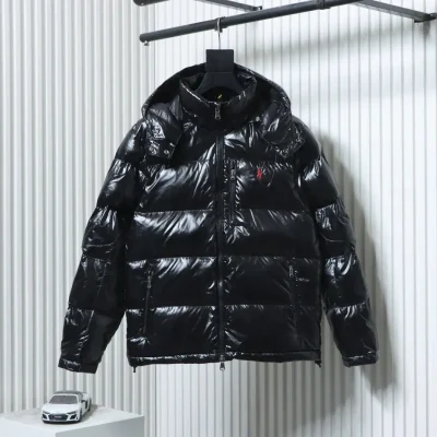 Ralph Lauren Daunenjacke mit Kapuze und kleinem Logo