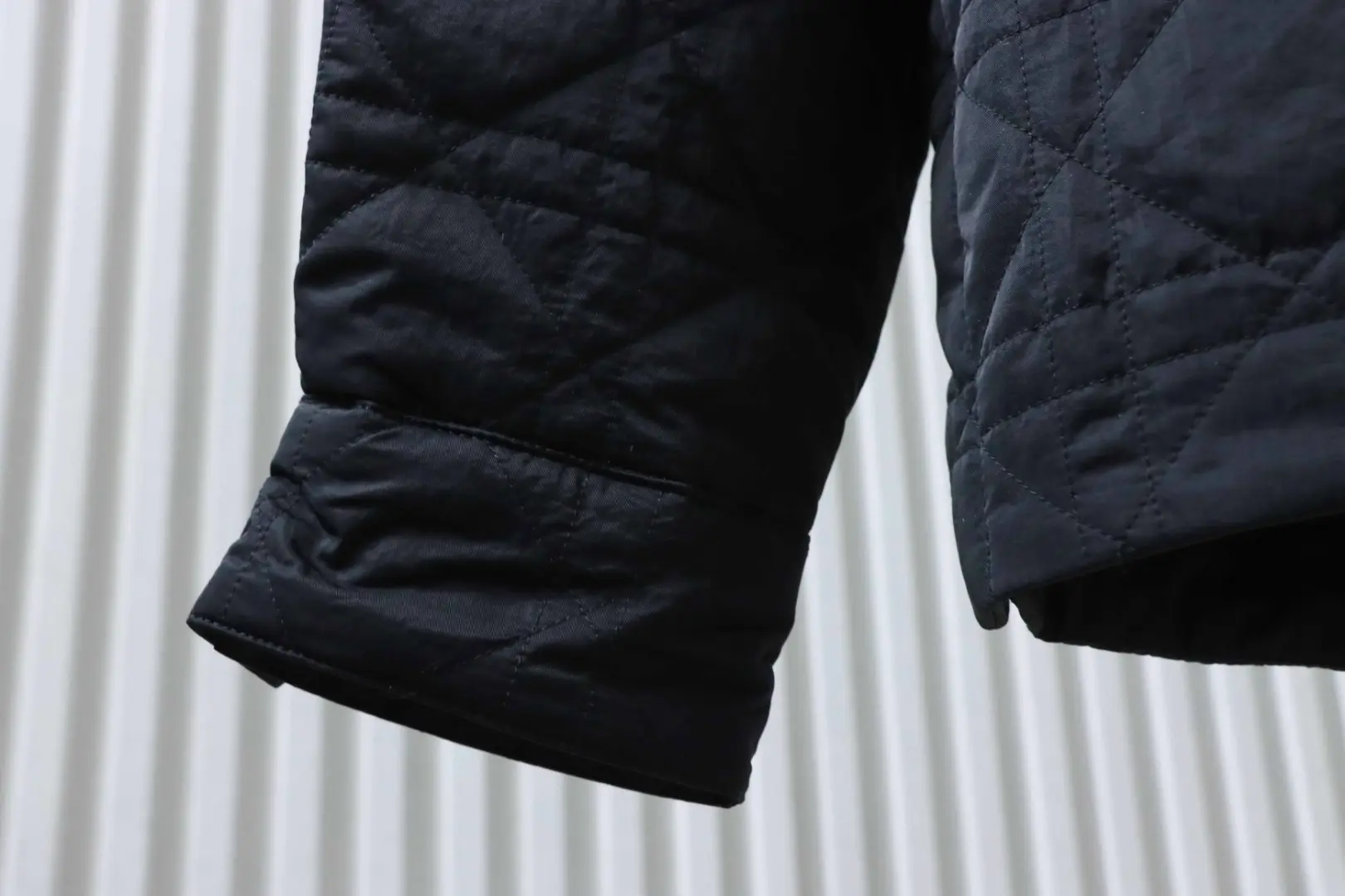 Steppjacke aus Baumwolle mit Taschenabzeichen – Bild 9