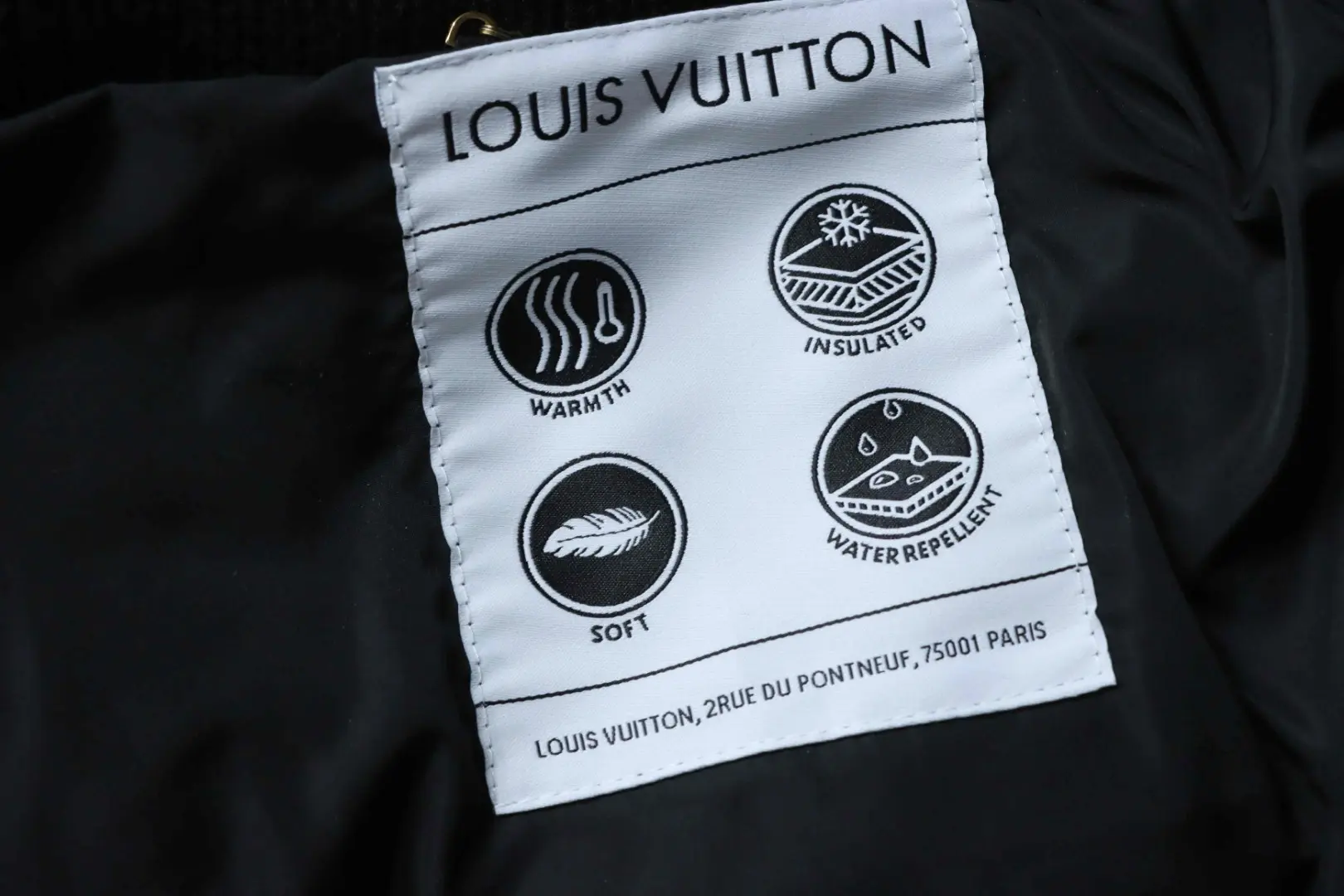 Strickdaunenjacke mit Monogrammstickerei – Bild 12