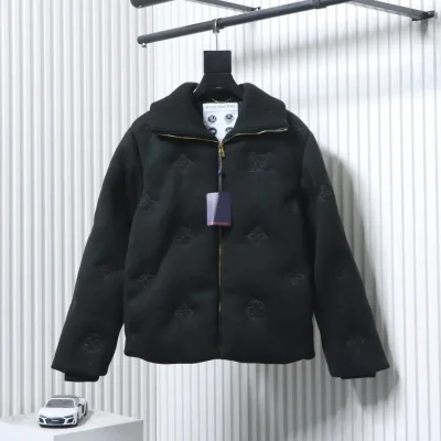 Strickdaunenjacke mit Monogrammstickerei