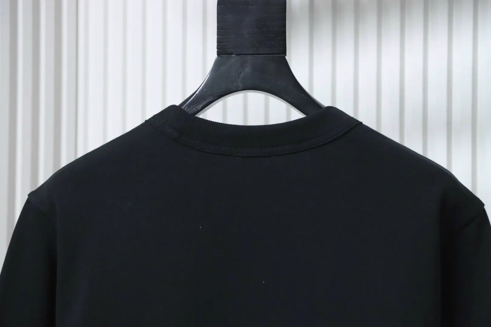 Sweatshirt mit kariertem, appliziertem Kriegspferd-Stickerei und Rundhalsausschnitt – Bild 4