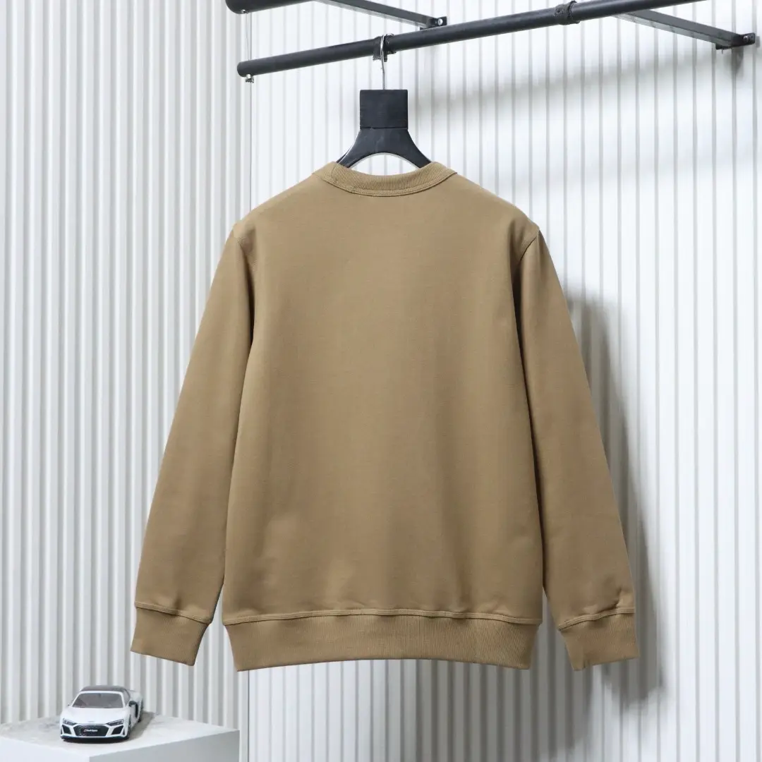 Sweatshirt mit kariertem, appliziertem Kriegspferd-Stickerei und Rundhalsausschnitt – Bild 12