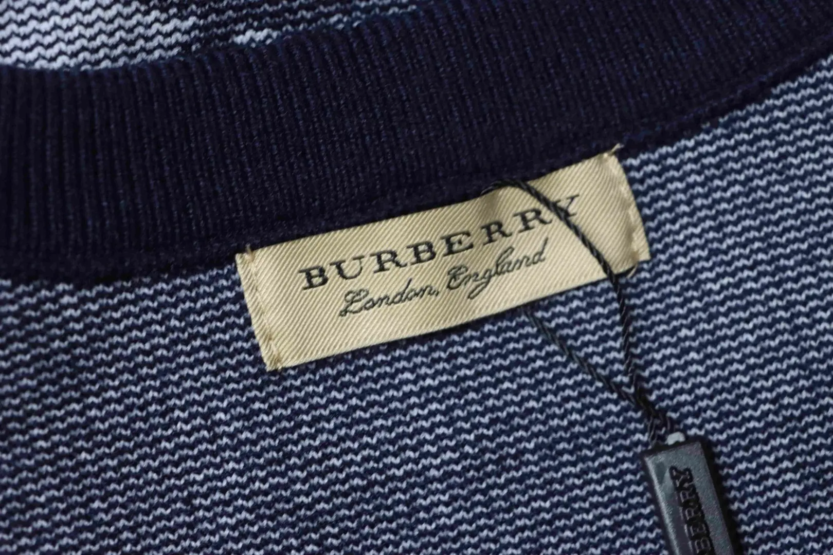 Weizenähren-Ritter-Kriegspferd-Jacquard-Rundhalspullover – Bild 10