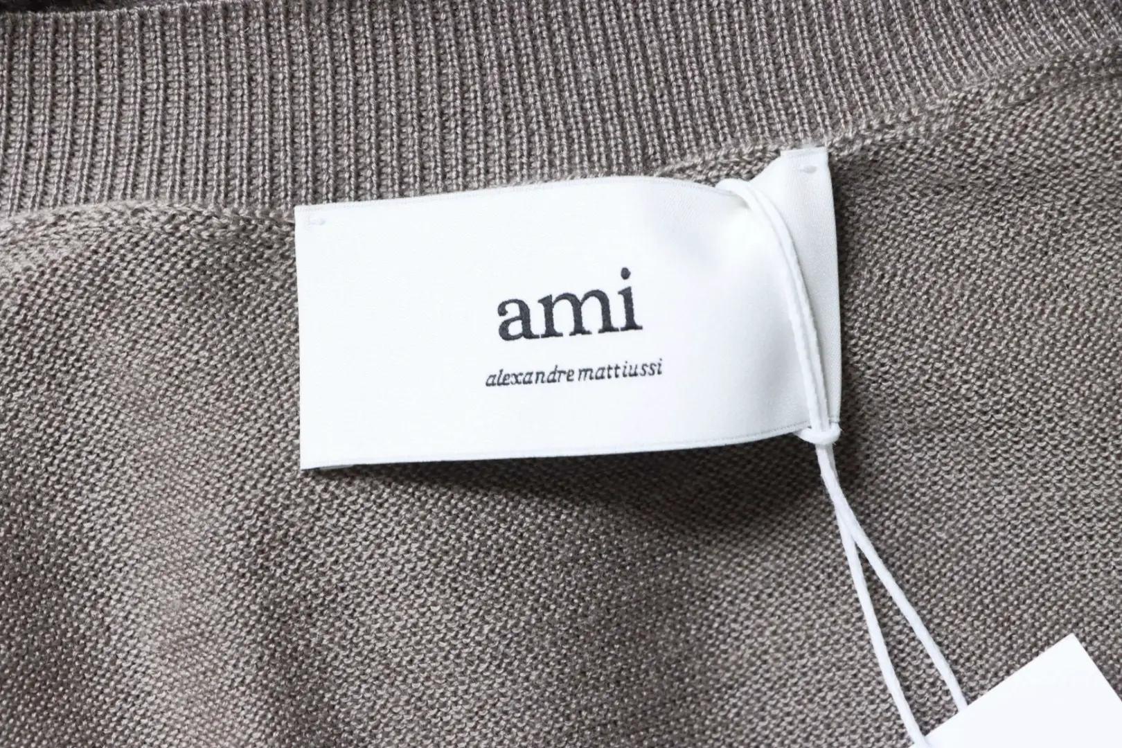 AMI Herzbestickter Wollpullover – Bild 9