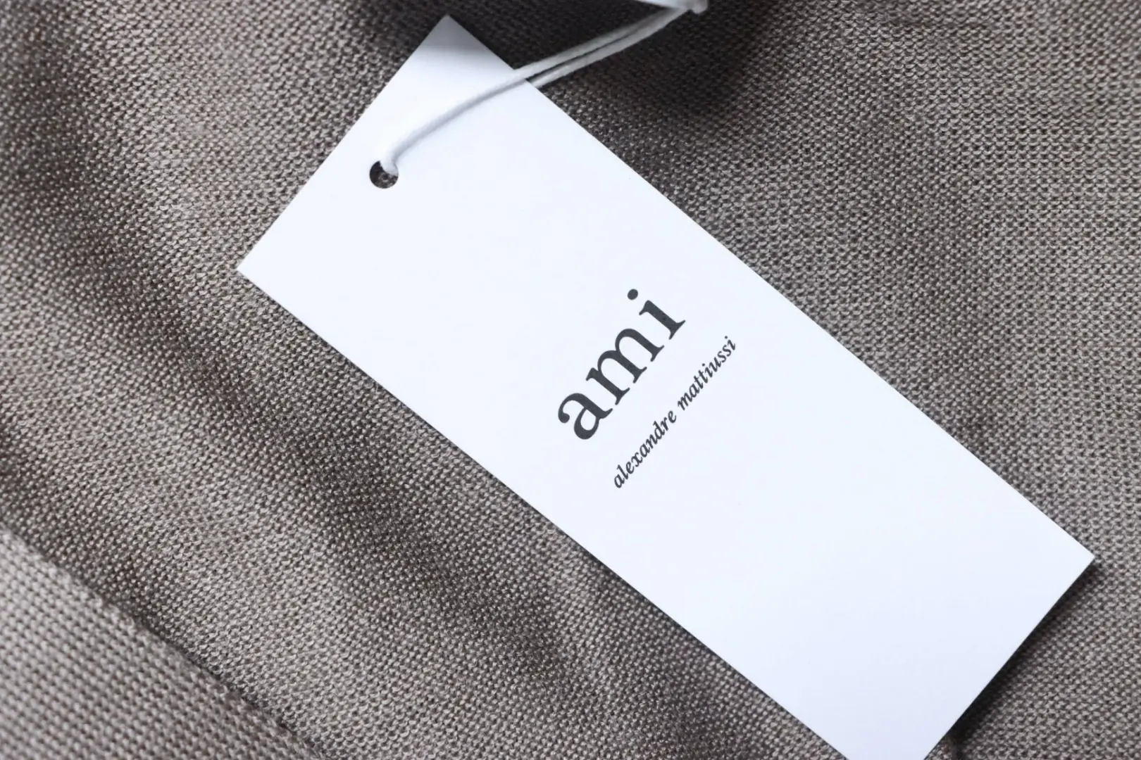 AMI Herzbestickter Wollpullover – Bild 10