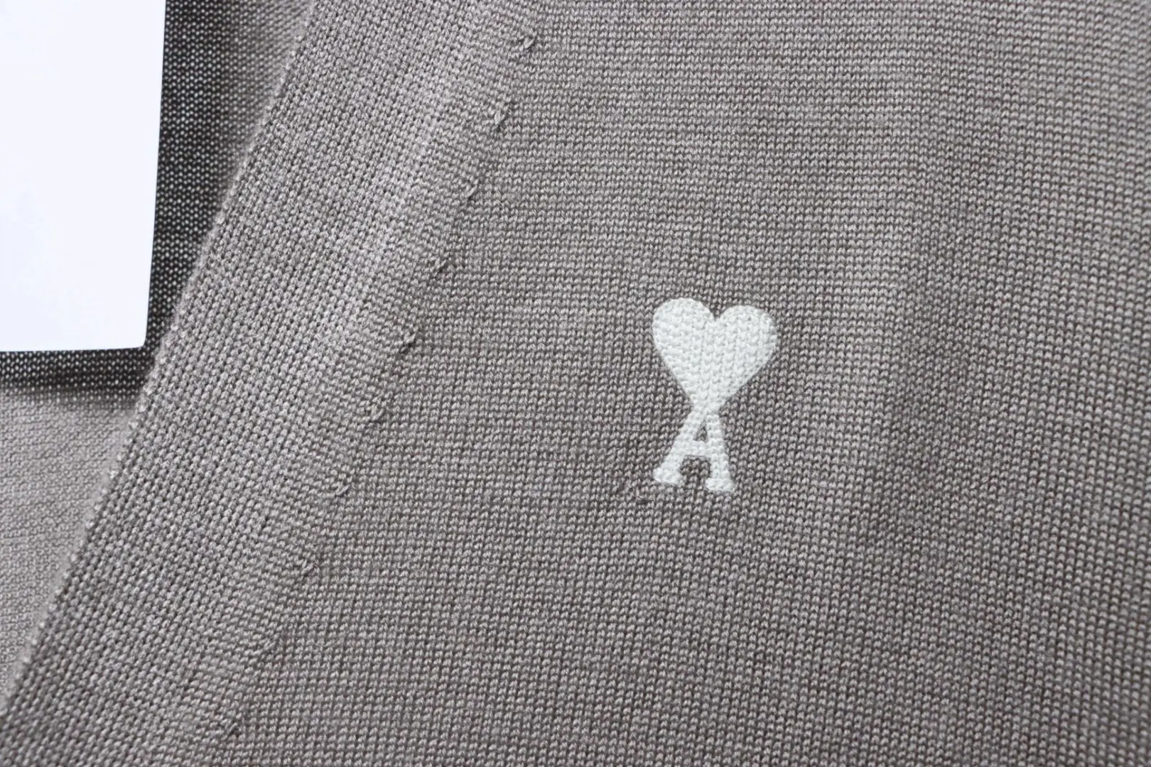 AMI Herzbestickter Wollpullover – Bild 6