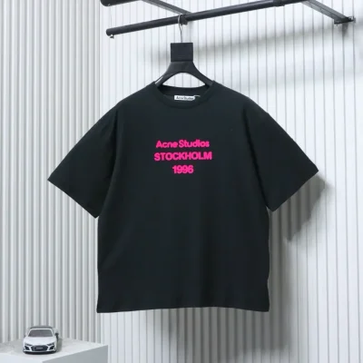 Acne Studios Neujahrs-T-Shirt in limitierter Auflage mit kurzen Ärmeln