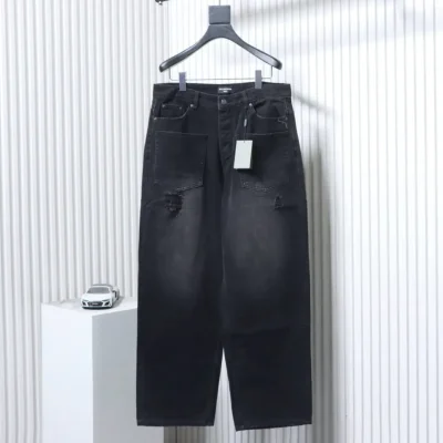 Balenciaga 24SS Neue Jeans mit umgedrehten Taschen