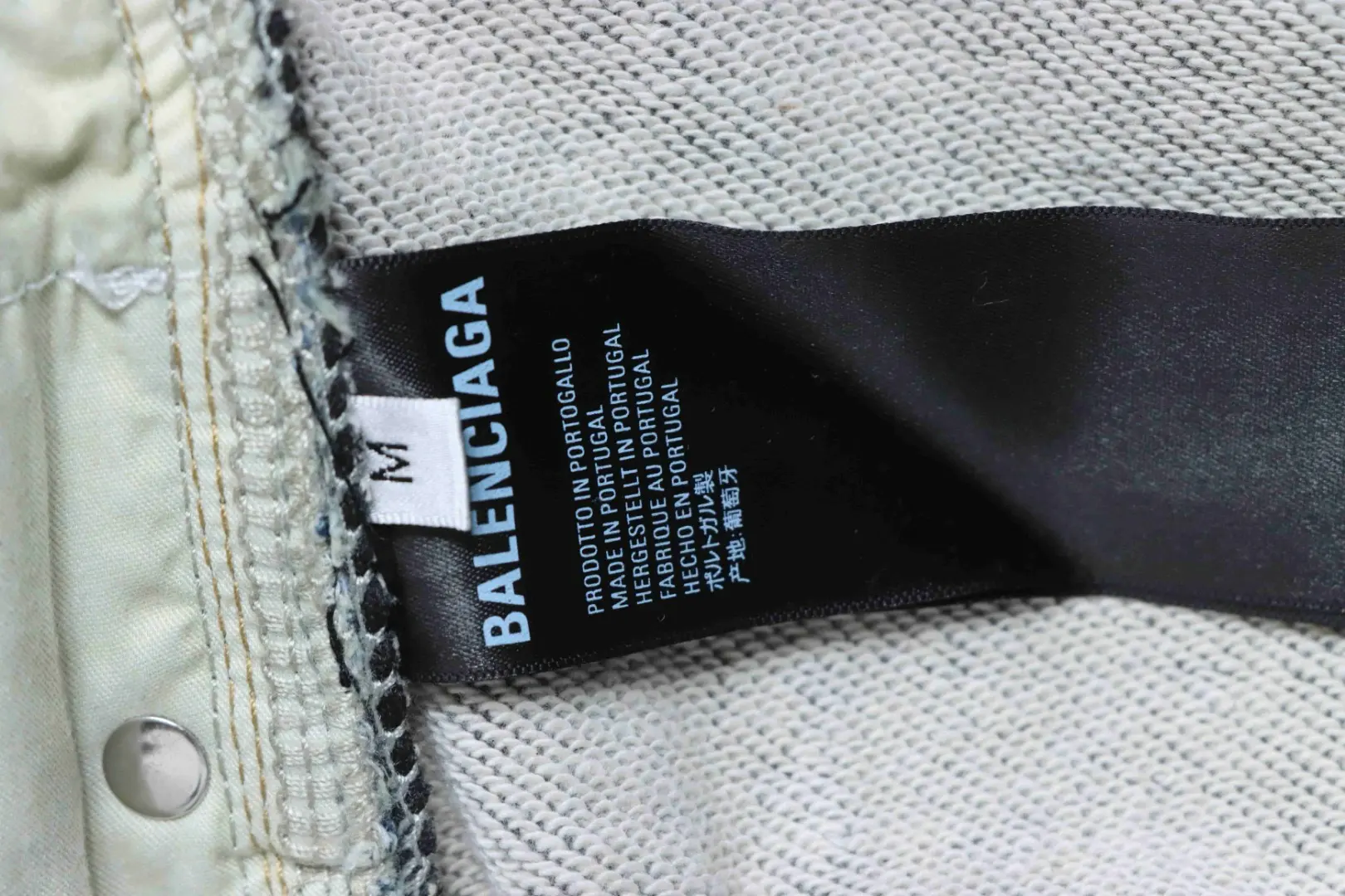 Balenciaga BLCG 24ss Patchwork-Hose aus schwarzem, floralem und grauem Denim – Bild 9