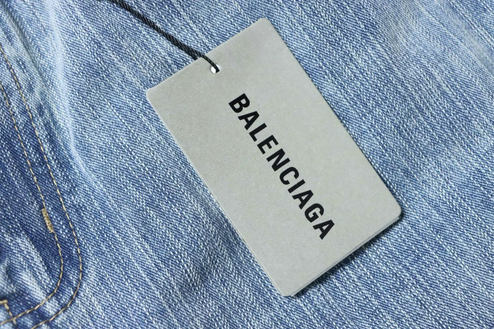 Balenciaga BLCG 24ss Patchwork-Hose aus schwarzem, floralem und grauem Denim – Bild 10