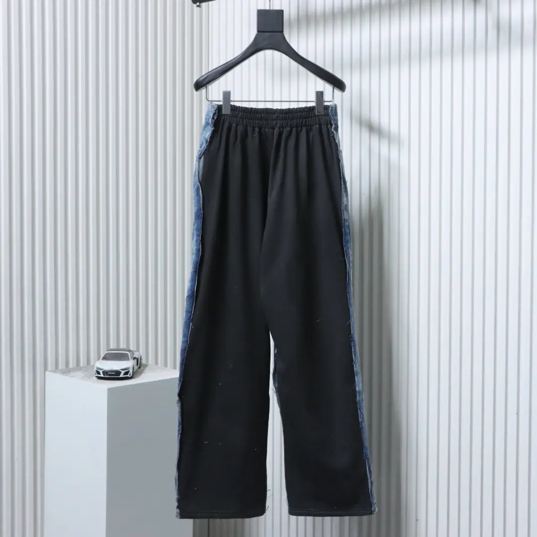 Balenciaga BLCG 24ss Patchwork-Hose aus schwarzem, floralem und grauem Denim – Bild 2