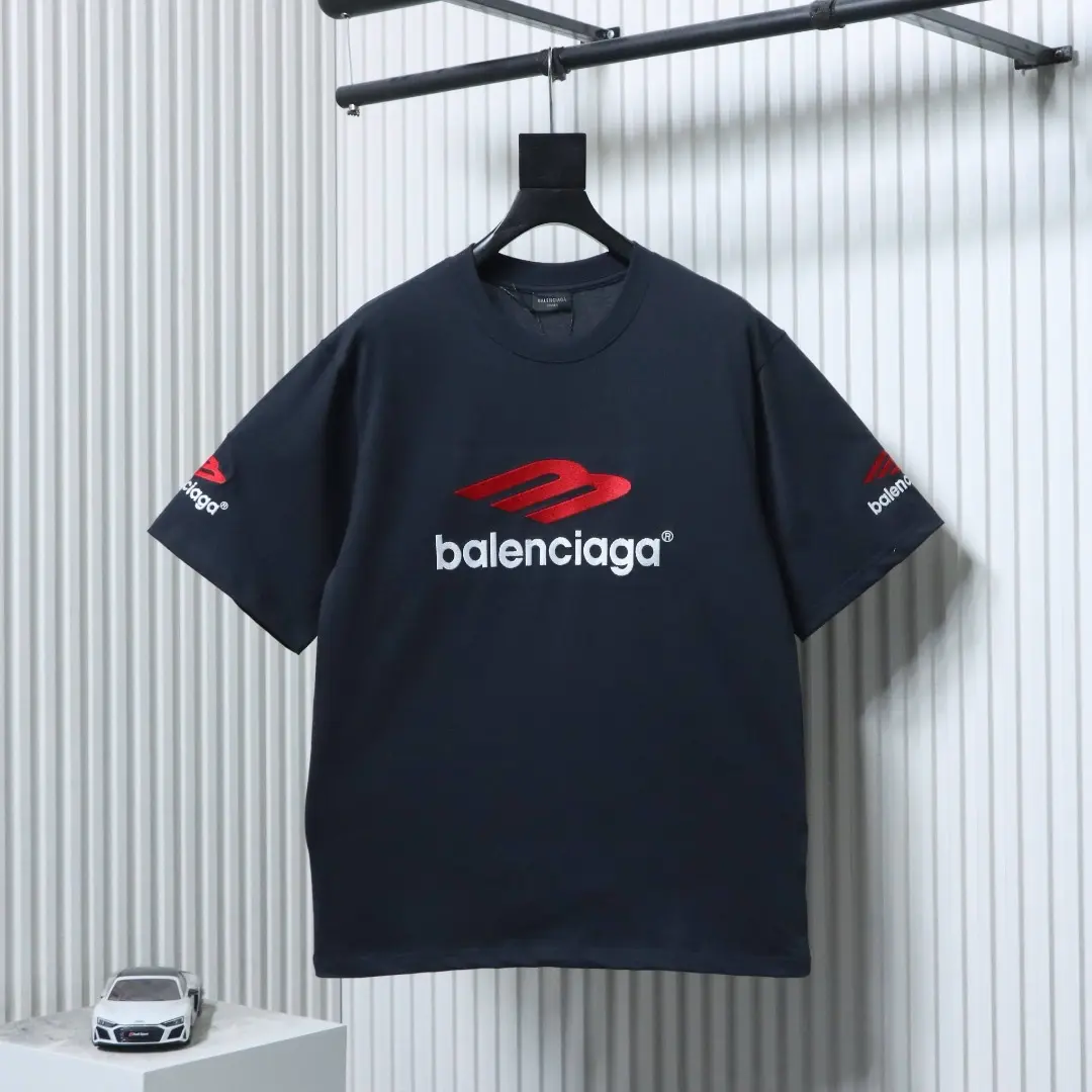 Balenciaga SS23 — Gewaschenes Kurzarm-T-Shirt mit 3M-Stickschriftzug