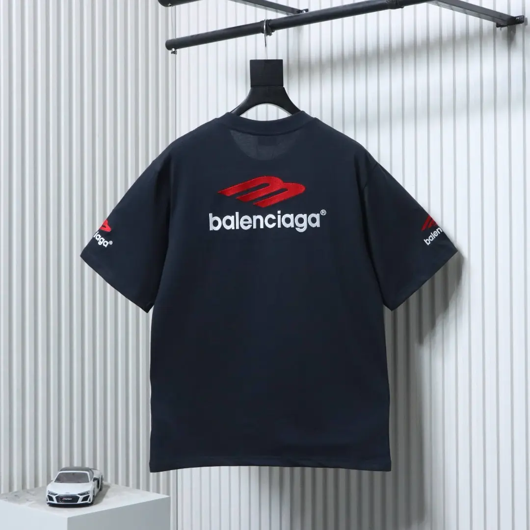Balenciaga SS23 — Gewaschenes Kurzarm-T-Shirt mit 3M-Stickschriftzug – Bild 2