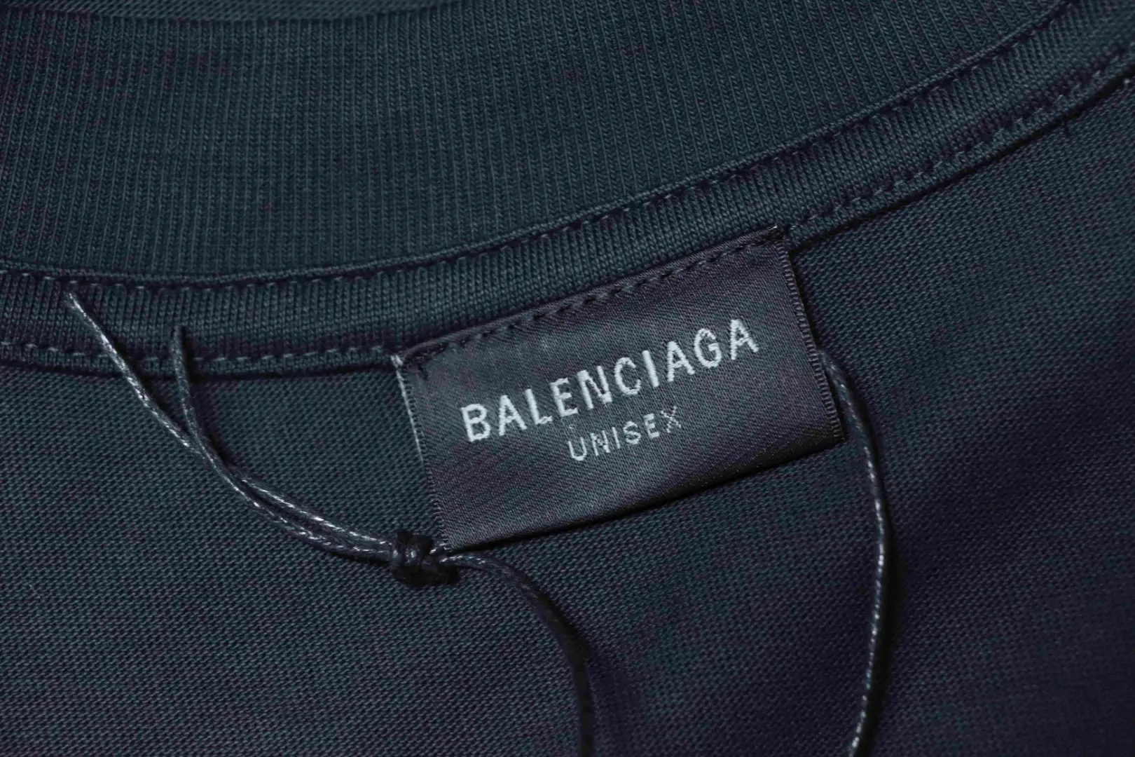 Balenciaga SS23 — Gewaschenes Kurzarm-T-Shirt mit 3M-Stickschriftzug – Bild 7