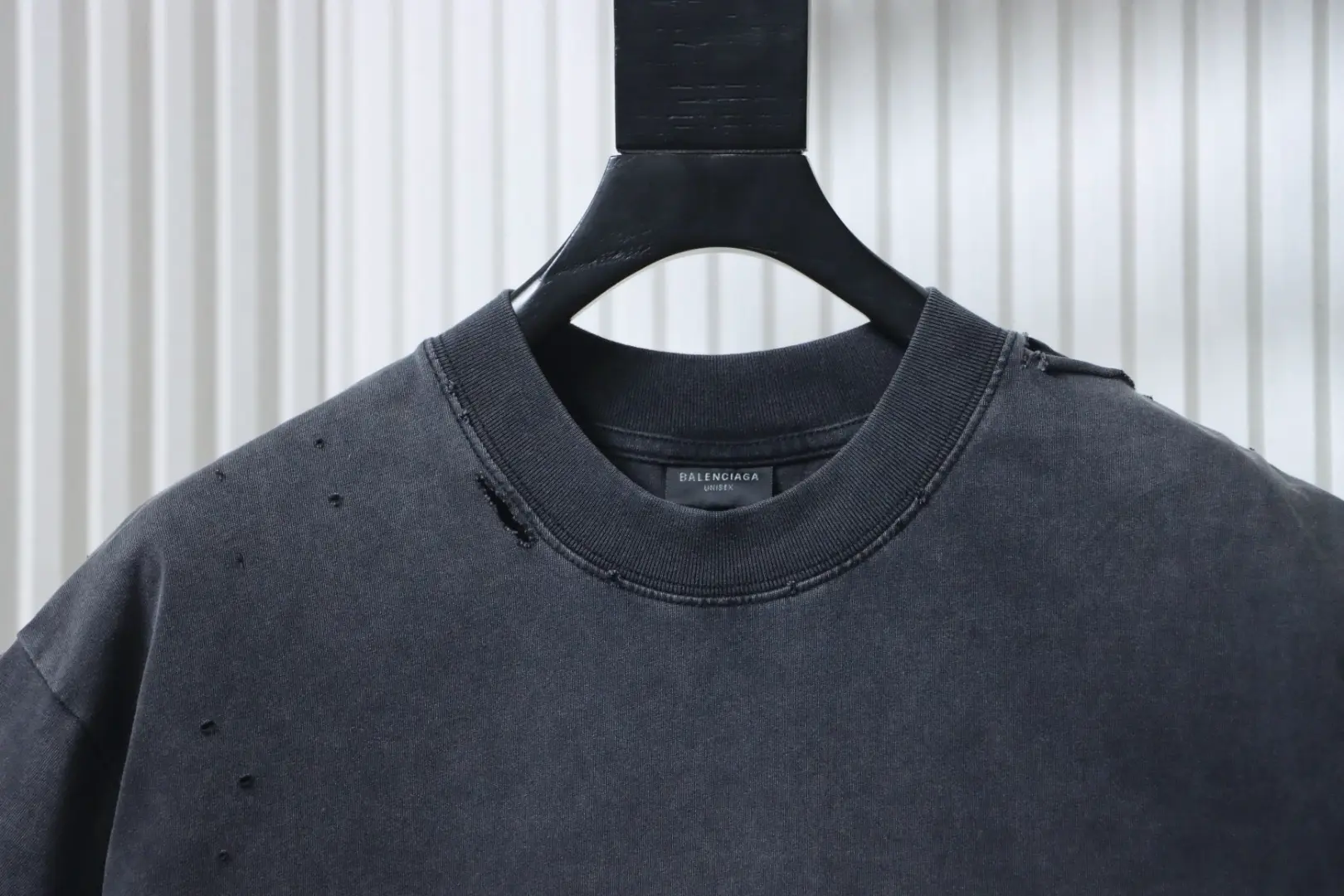 Balenciaga Valentinstag Limited Edition Dirac Formula Ripped Kurzarm-T-Shir – Bild 3