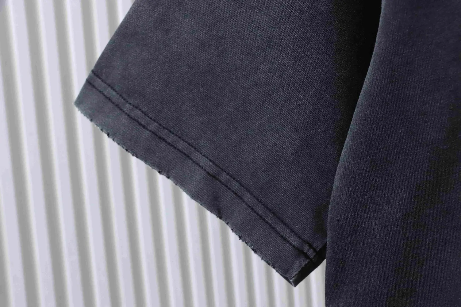 Balenciaga Valentinstag Limited Edition Dirac Formula Ripped Kurzarm-T-Shir – Bild 7