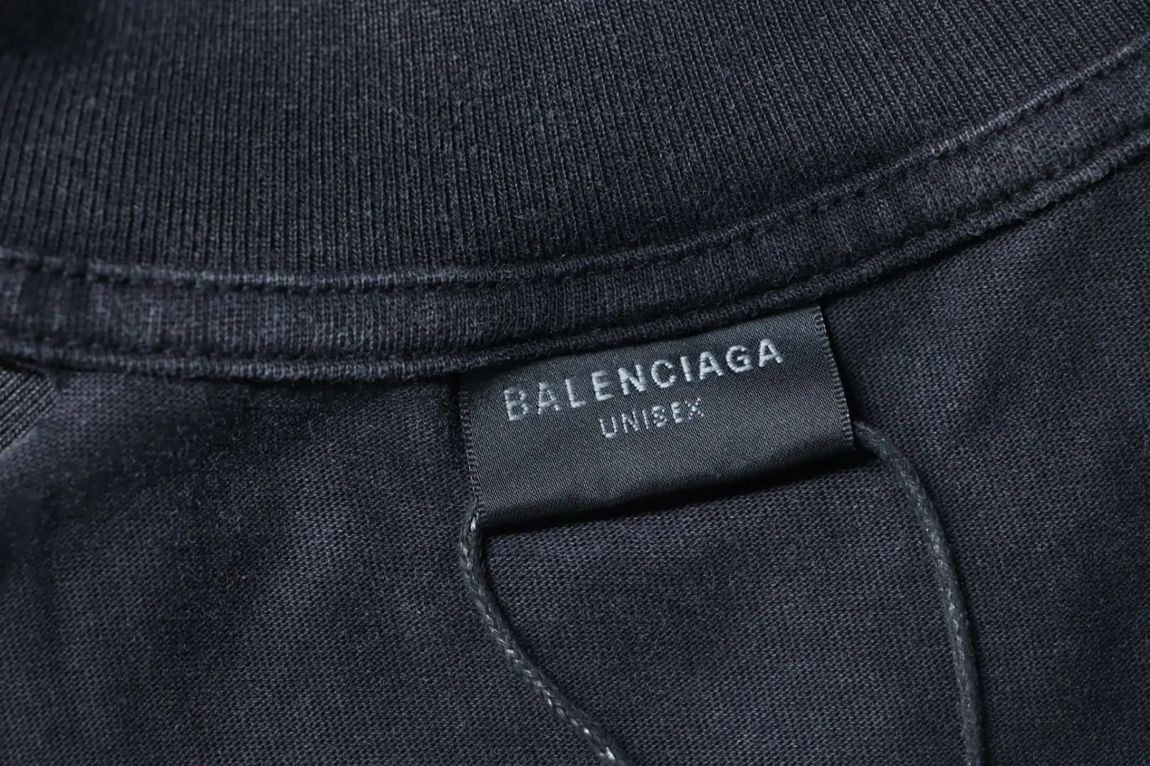 Balenciaga Valentinstag Limited Edition Dirac Formula Ripped Kurzarm-T-Shir – Bild 8