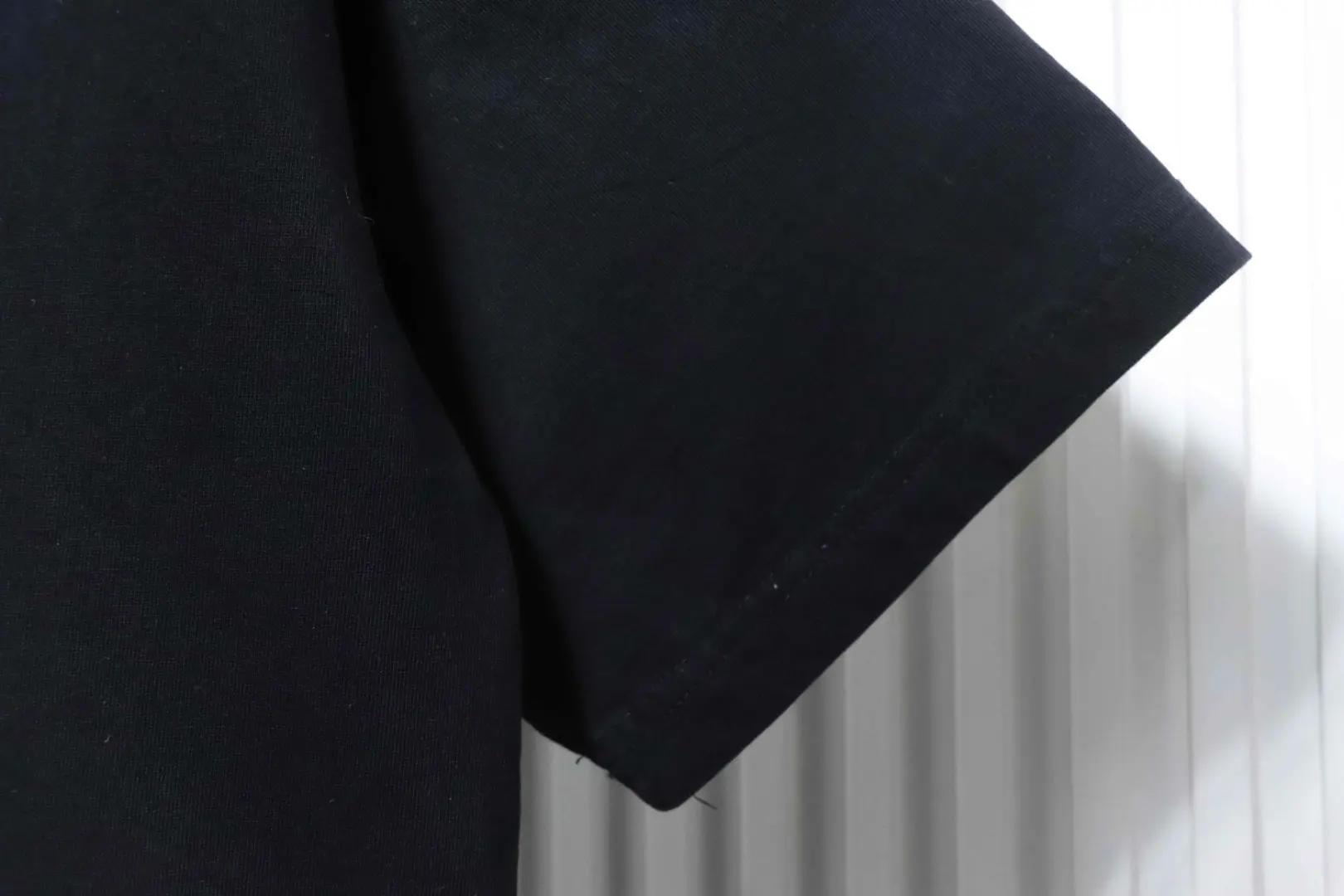 CH Kurzarm-T-Shirt mit blau umrandetem Hufeisenkreuz – Bild 6