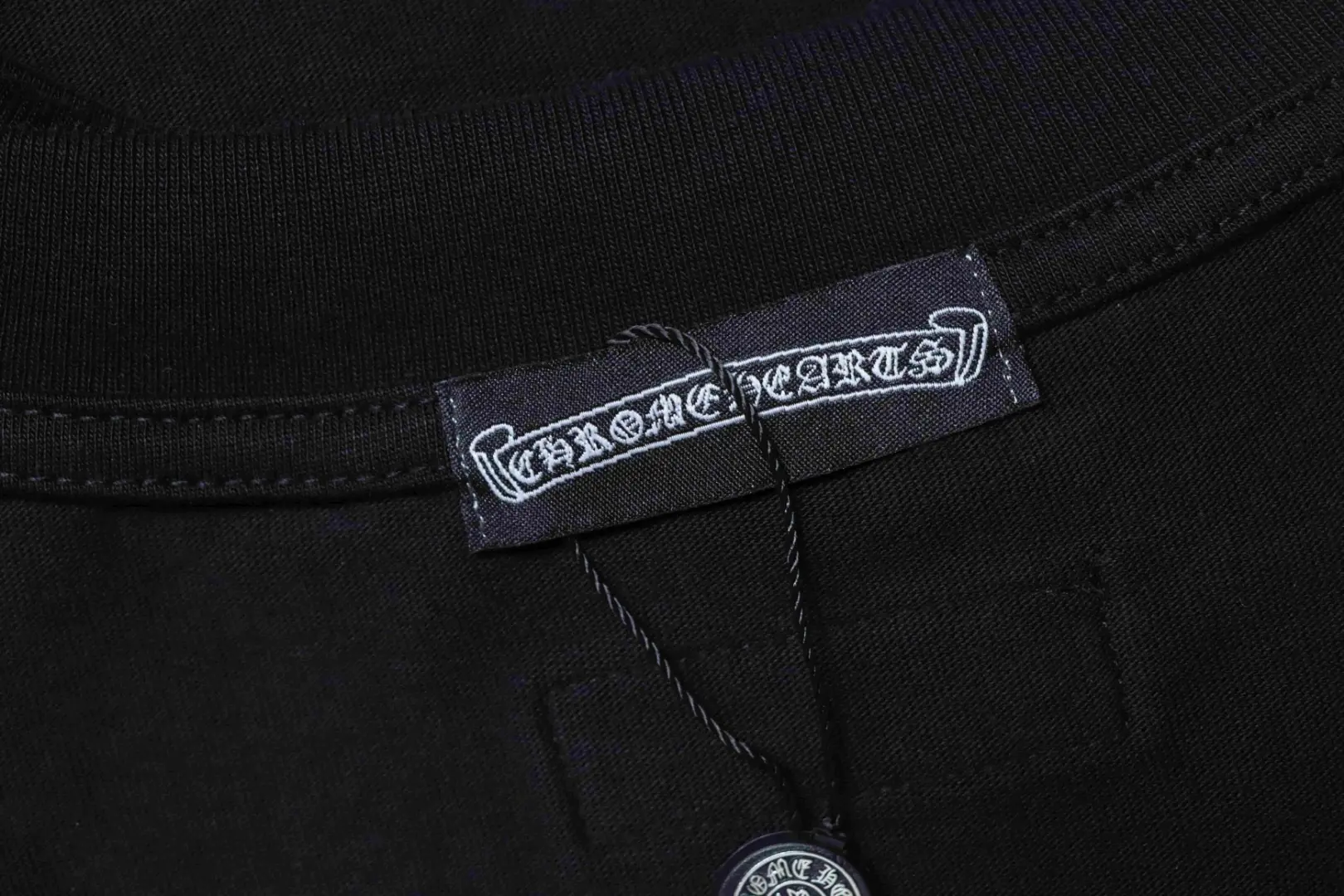 CH Sanskrit Kreuz besticktes Kurzarm-T-Shirt – Bild 8