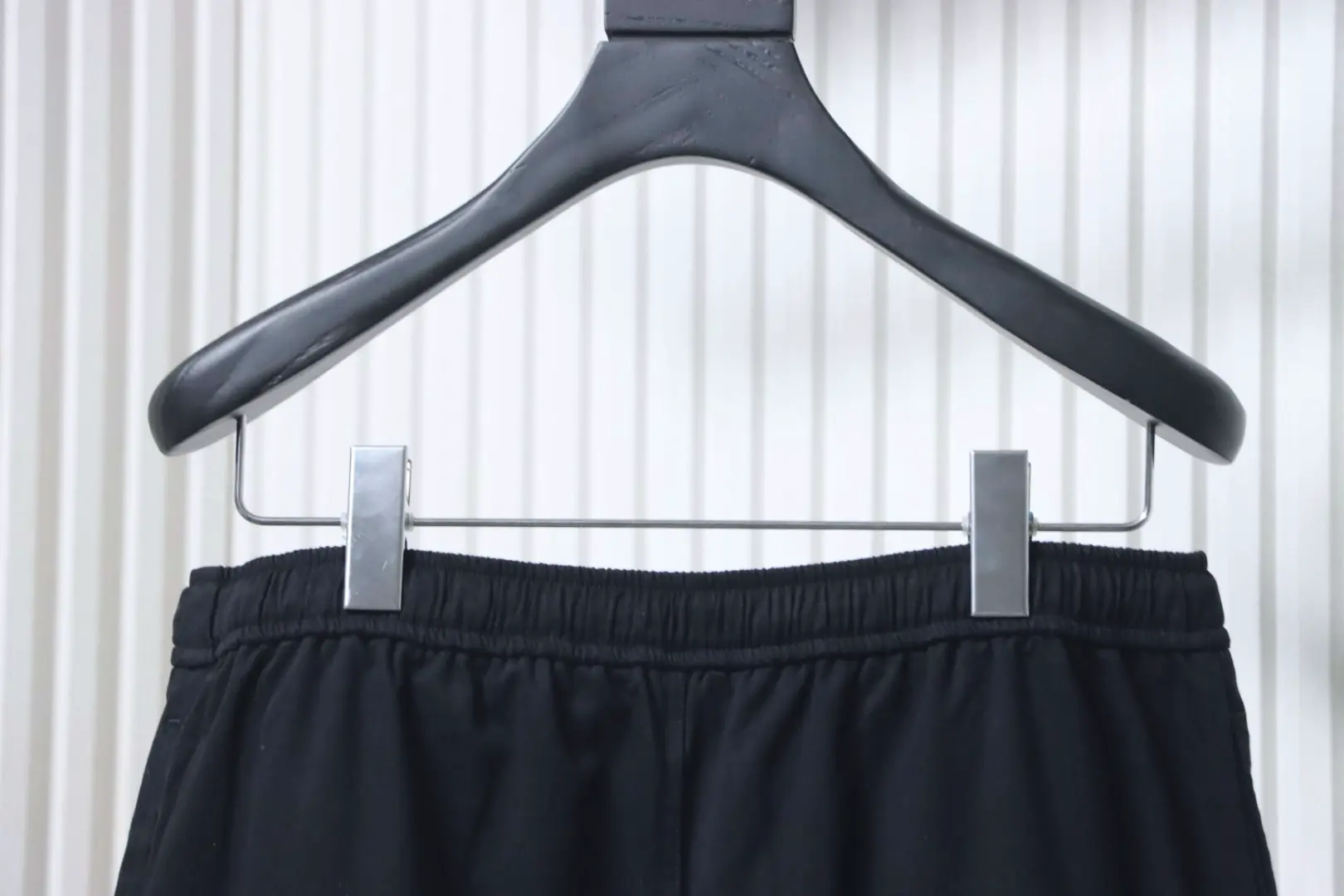 Celine Baumwollhose mit kleinem Lederlabel – Bild 3