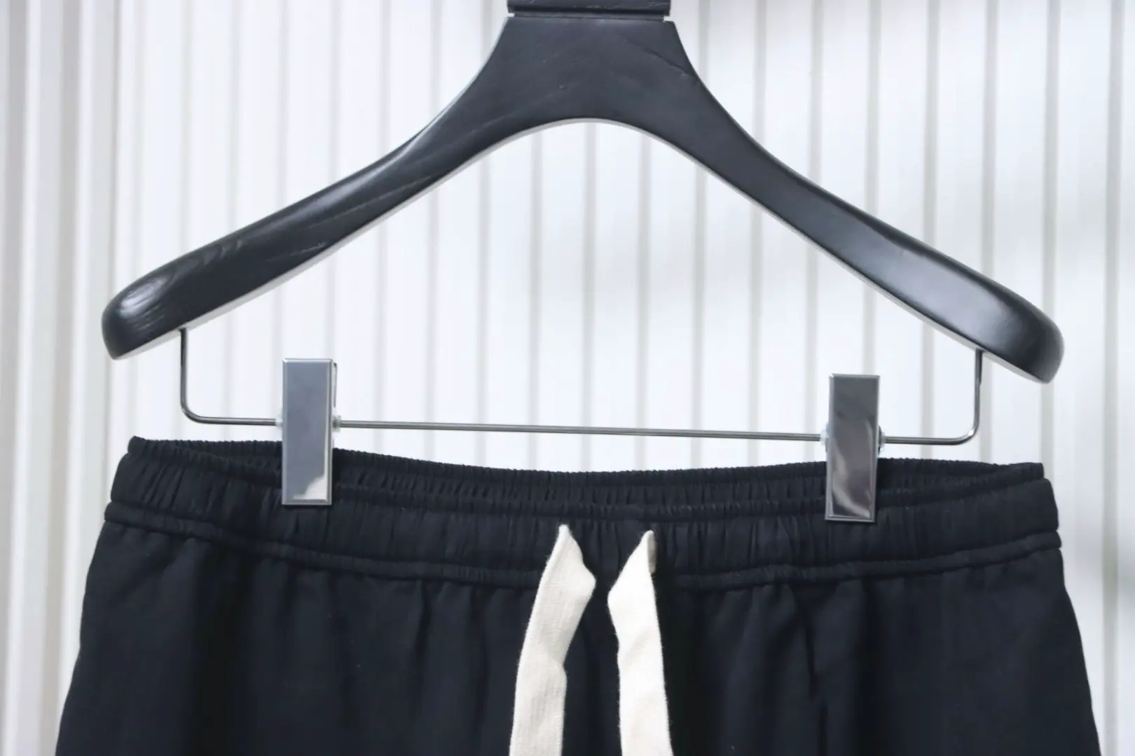 Celine Baumwollhose mit kleinem Lederlabel – Bild 4