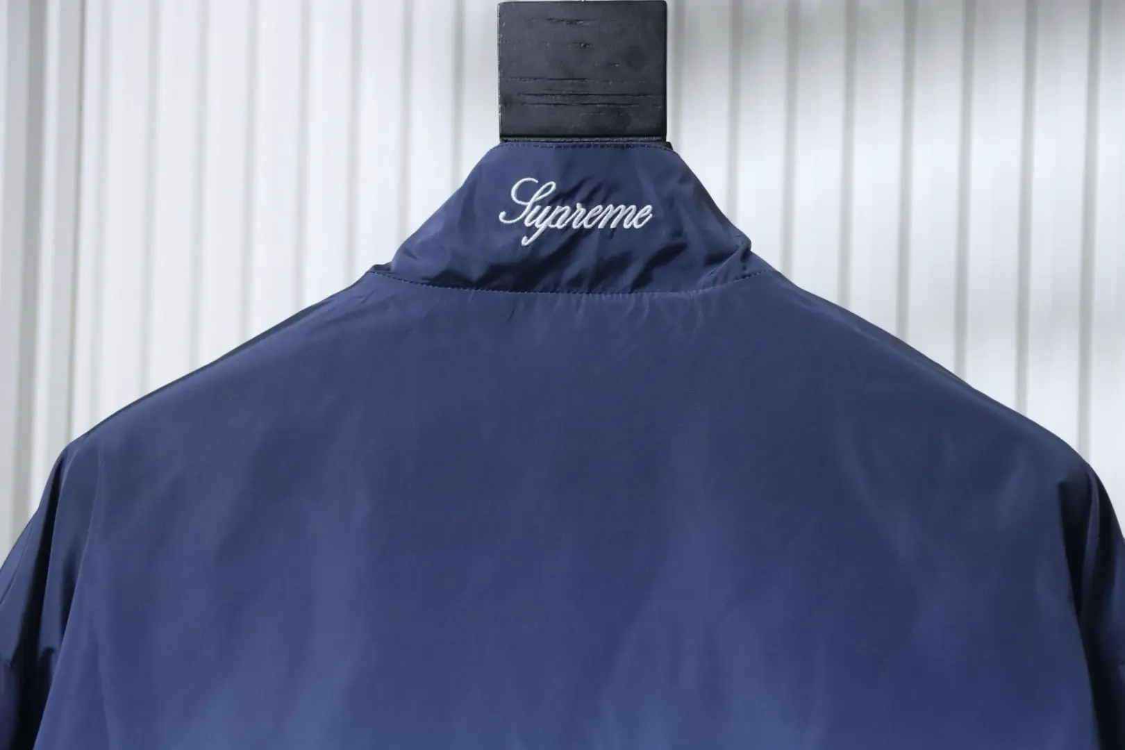 Jacke mit Farbverlauf, gesticktem Logo und Reißverschluss – Bild 6