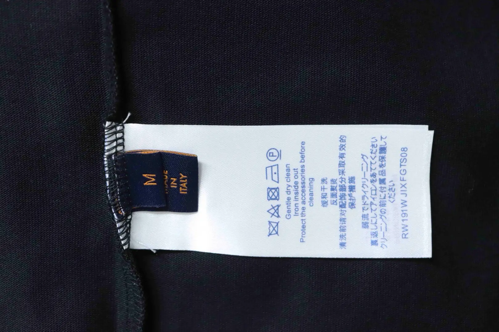 Kurzärmeliges Hemd mit charakteristischer Stickerei auf der Brust – Bild 11