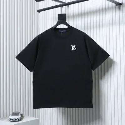 Kurzärmeliges T-Shirt mit 3D-Logo-Stickerei auf der Brust