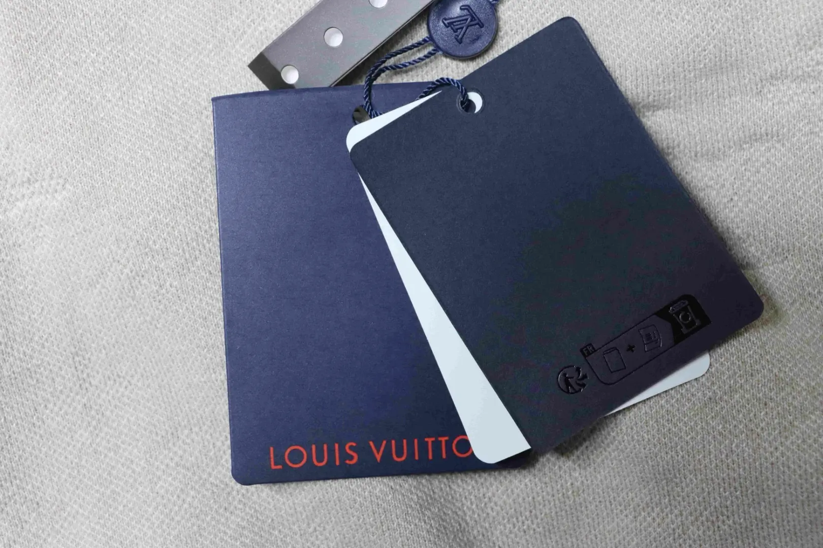 Kurzärmeliges Top mit Allover-Jacquard-Strickmuster – Bild 10