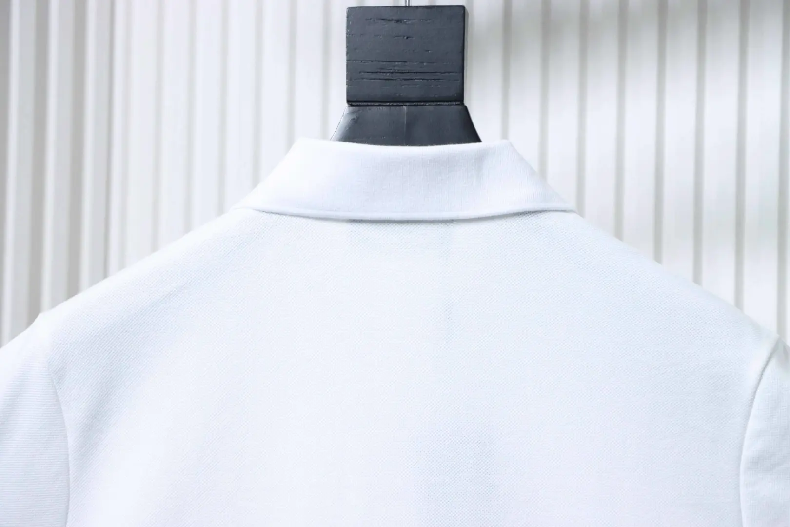 Kurzarm-Poloshirt mit Doppel-F-Metalllogo M-XXL – Bild 4